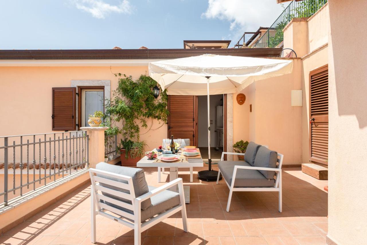 Taormina Panoramic Apartment With Parking Экстерьер фото