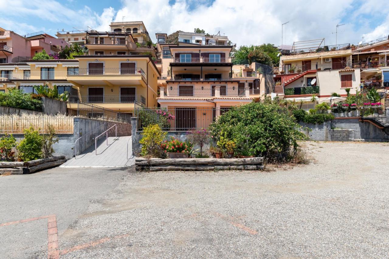 Taormina Panoramic Apartment With Parking Экстерьер фото